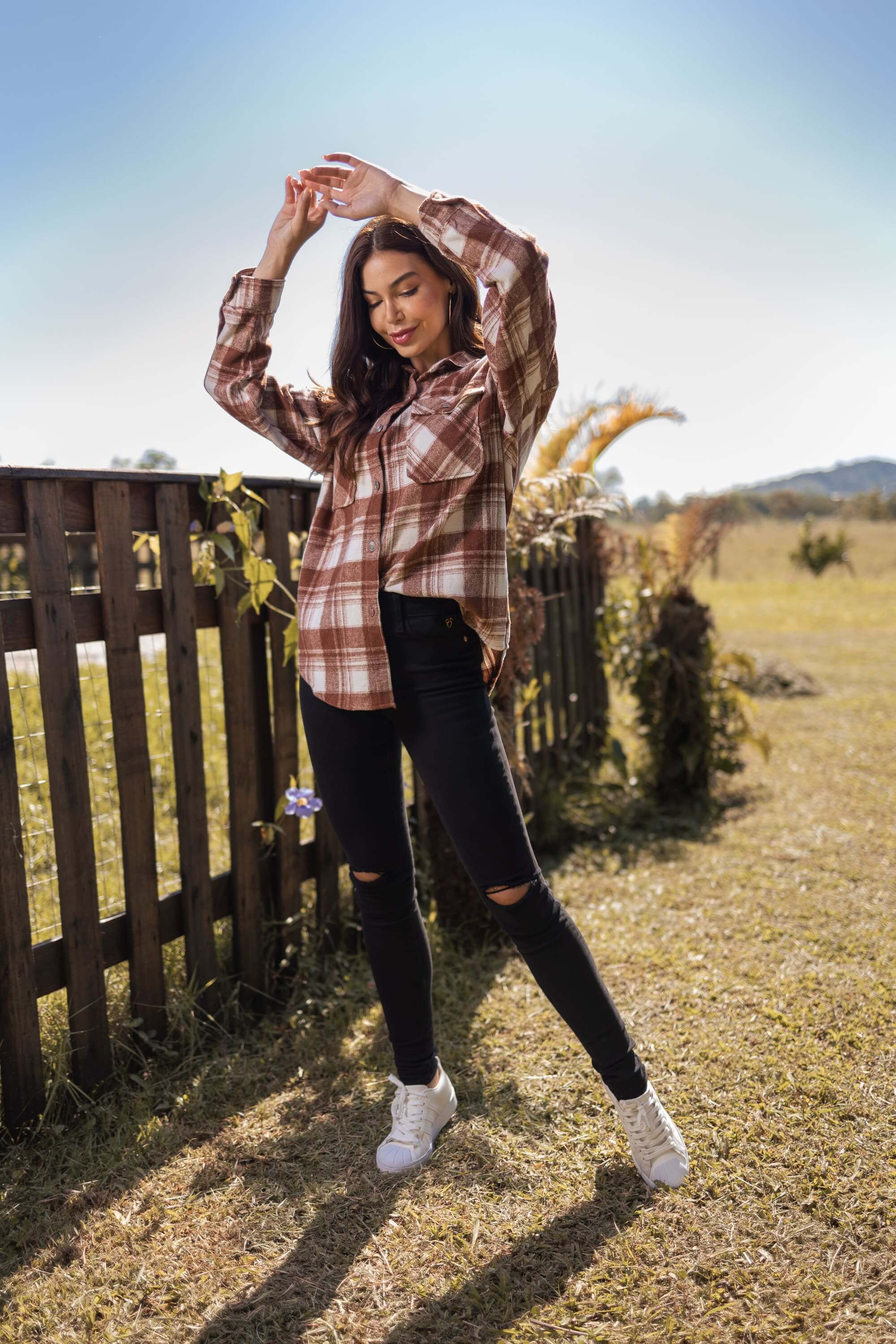 Calça Feminina Skinny Hot Pants Desfiada Rasgada Preta ROCKSHAM