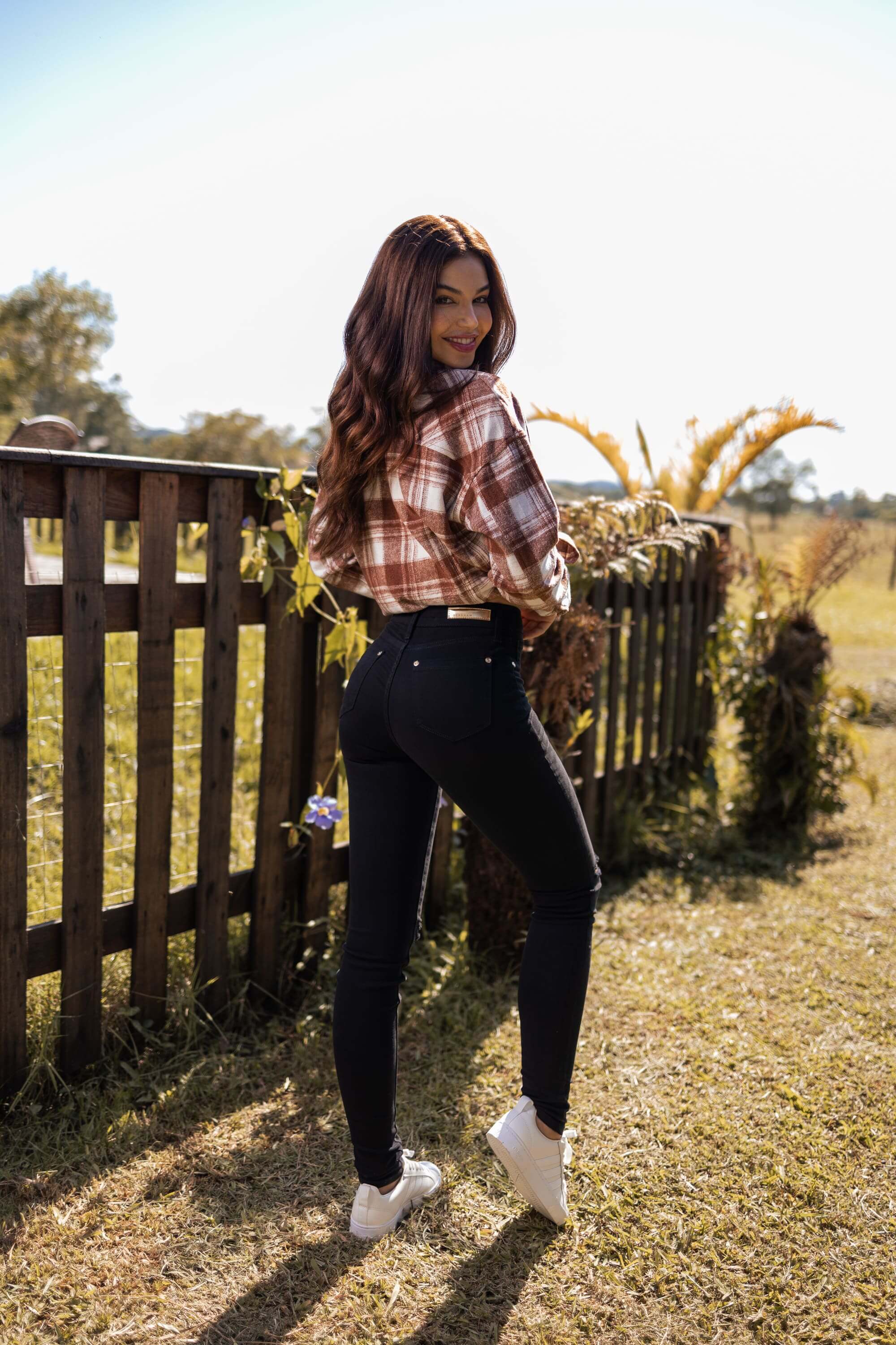 Calça Feminina Skinny Hot Pants Desfiada Rasgada Preta ROCKSHAM