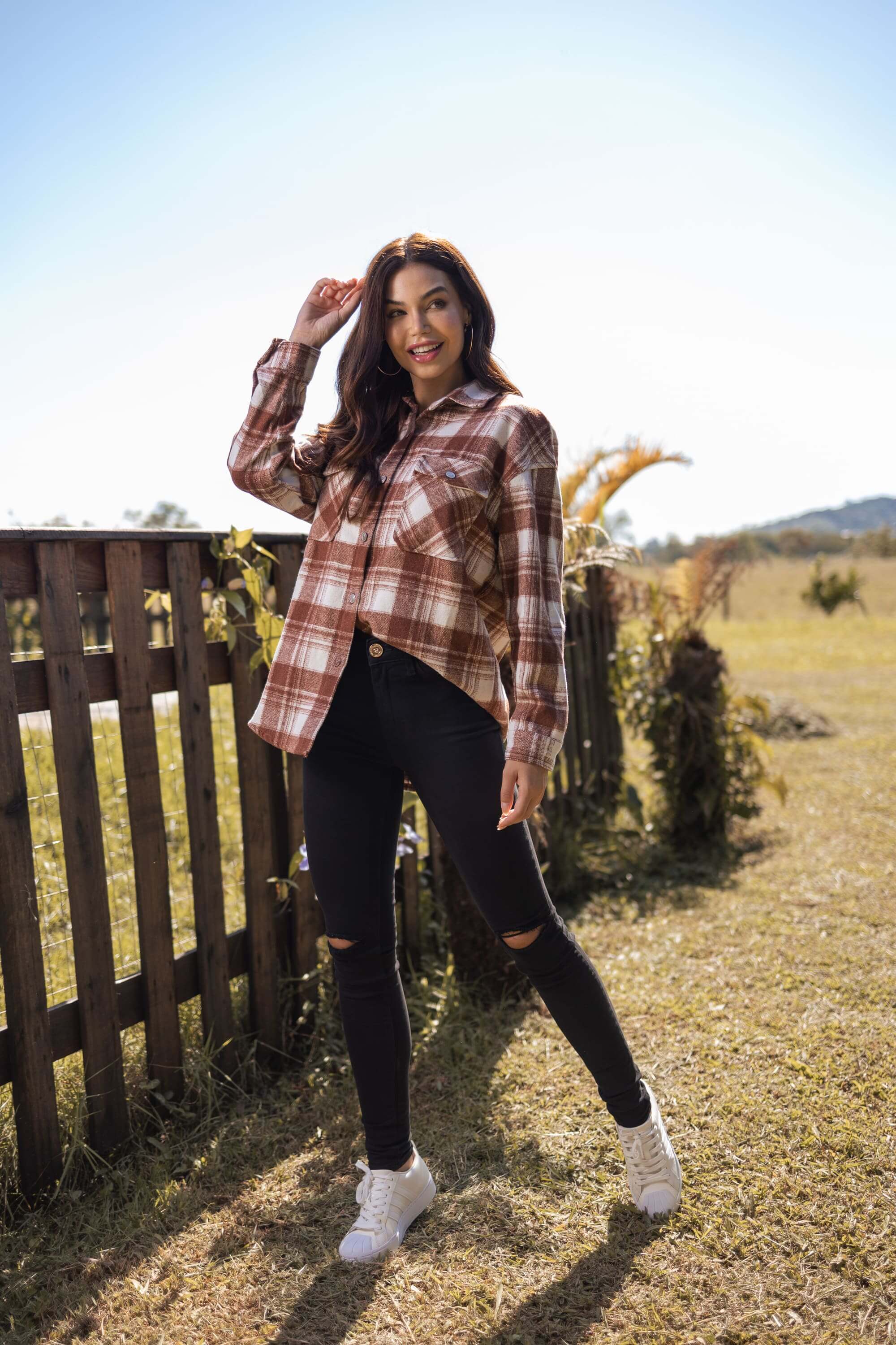 Calça Feminina Skinny Hot Pants Desfiada Rasgada Preta ROCKSHAM