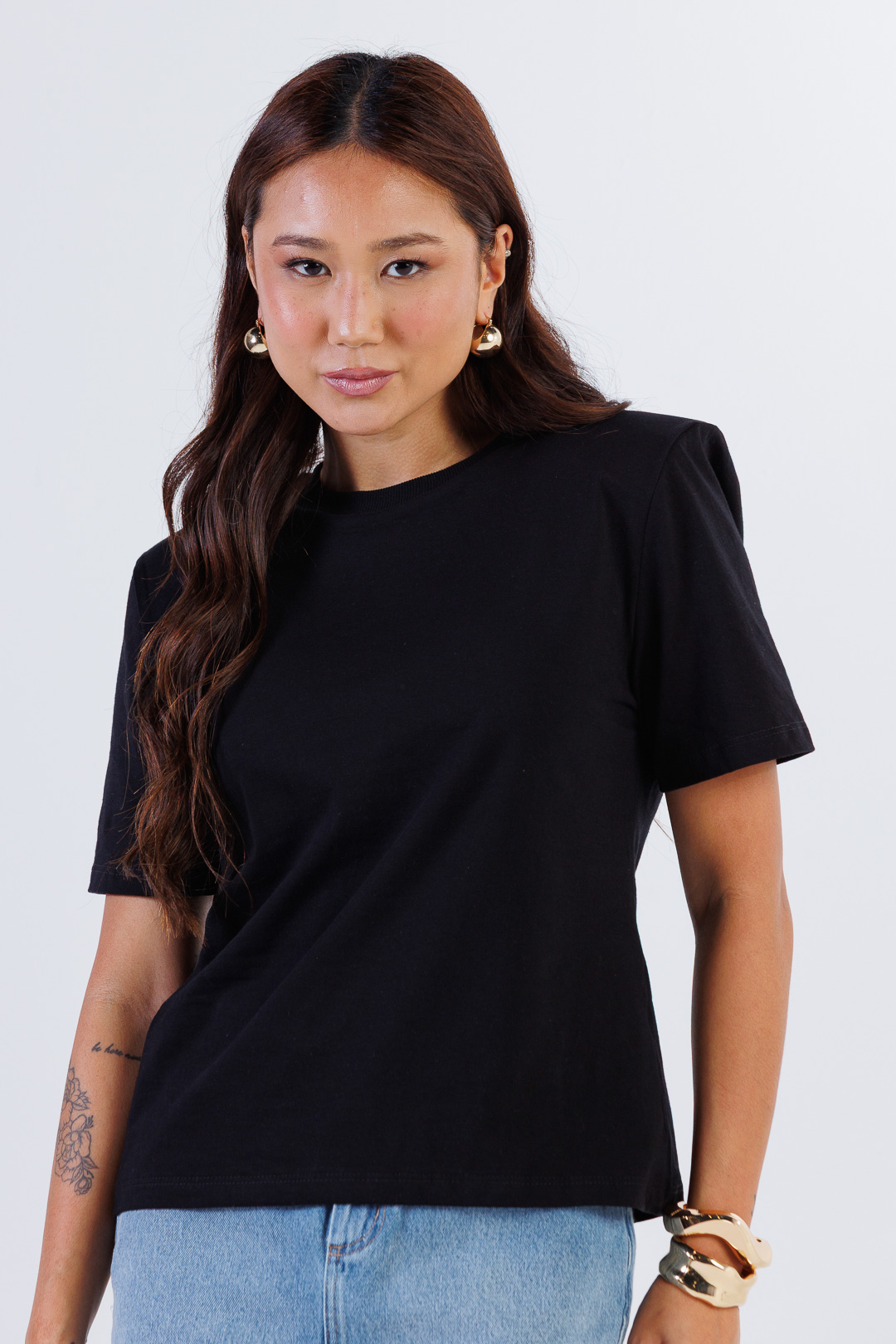 T-Shirt Lisa com Ombreiras Preta | Rocksham